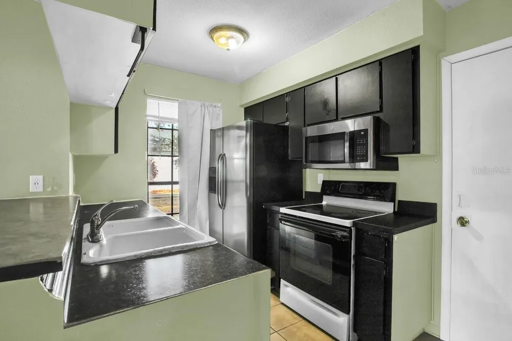1817 CRYSTAL GROVE DRIVE Lakeland, FL 33801