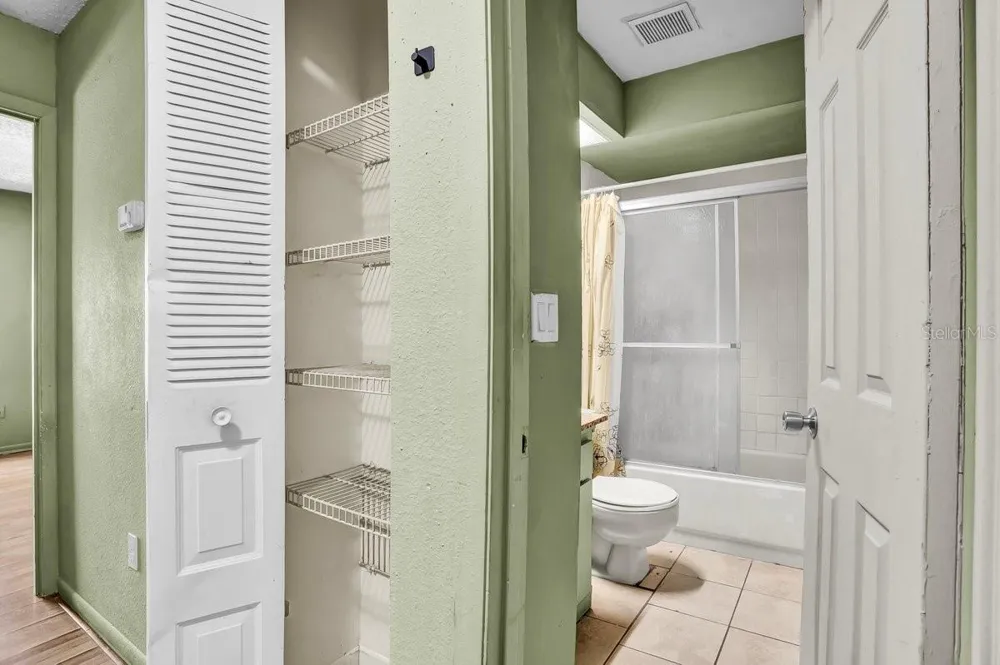 1817 CRYSTAL GROVE DRIVE Lakeland, FL 33801