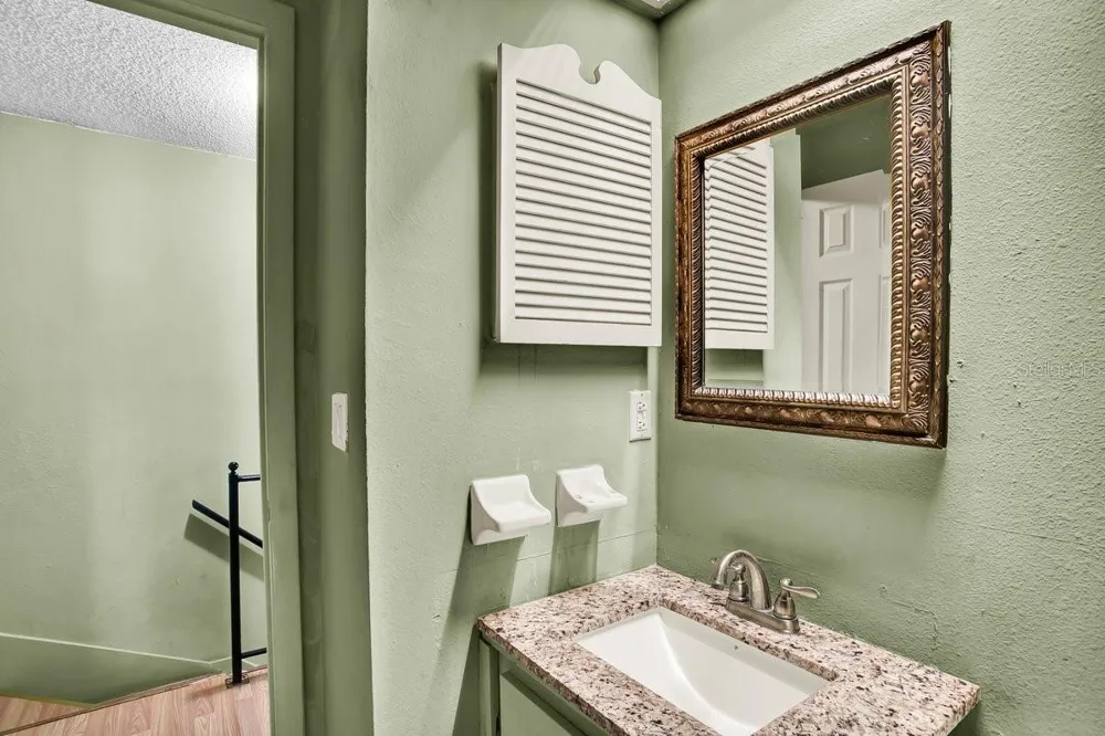 1817 CRYSTAL GROVE DRIVE Lakeland, FL 33801