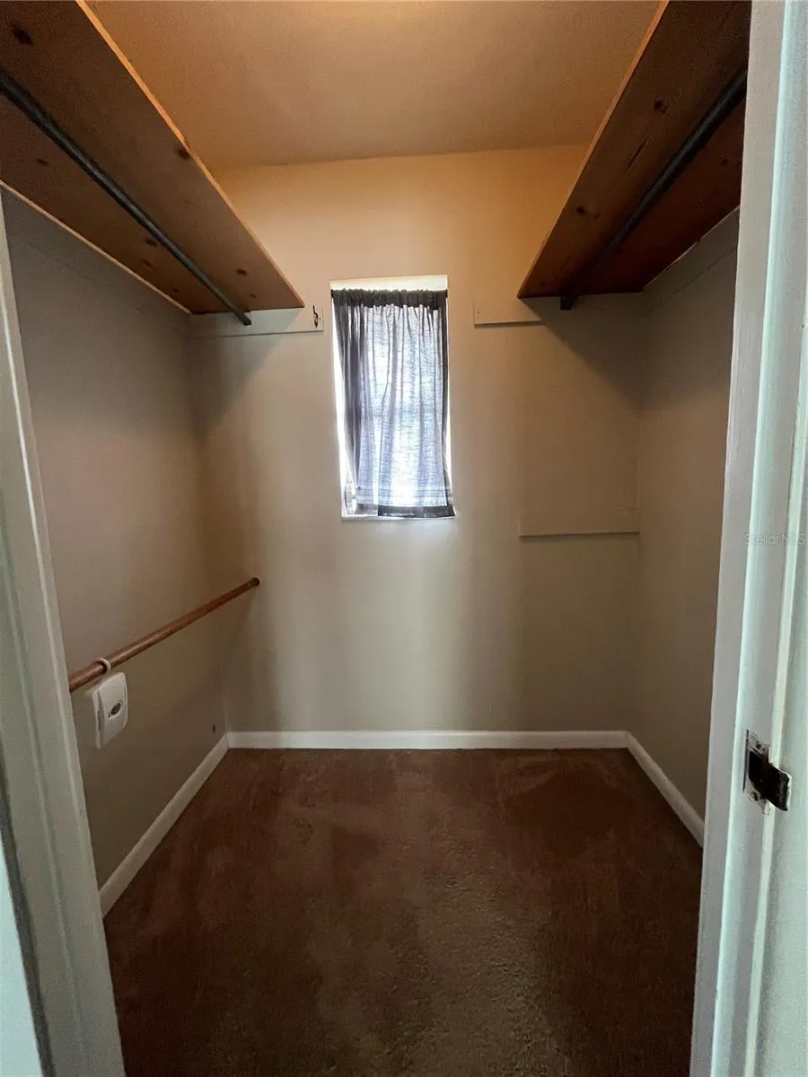 812 NORTHSIDE DRIVE Mount Dora, FL 32757