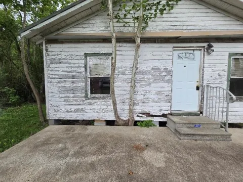 203 Cedar Circle
