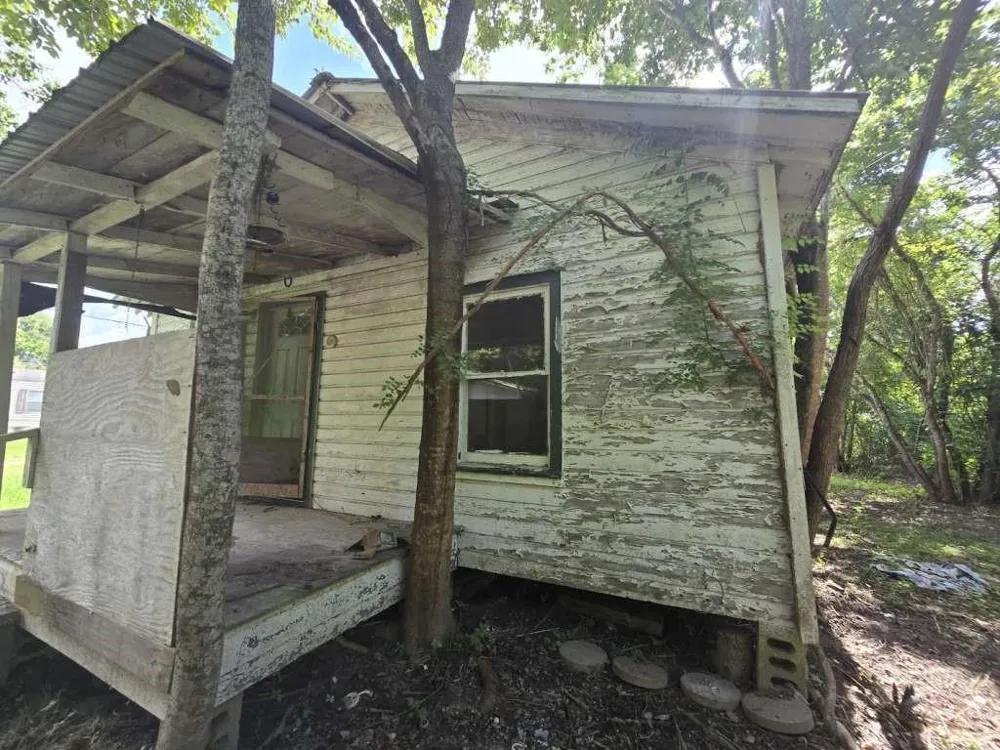 203 Cedar Circle Daisetta, TX 77357