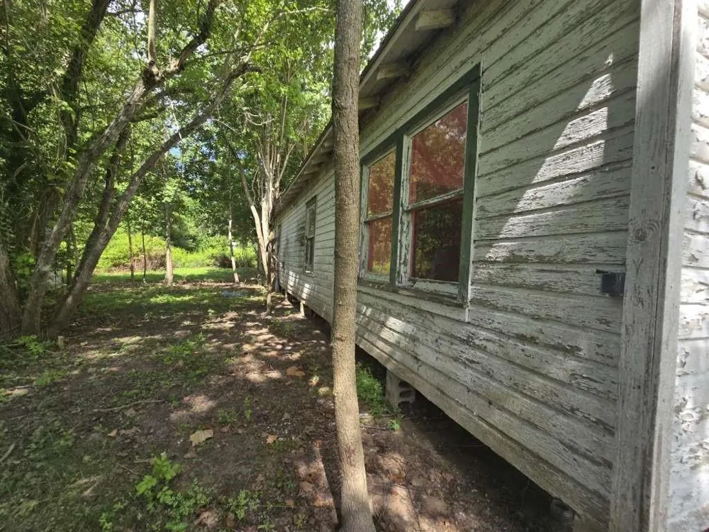 203 Cedar Circle Daisetta, TX 77357
