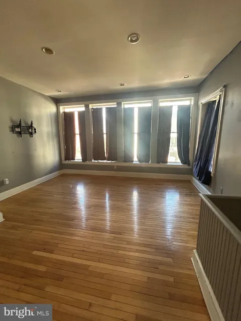 319 W MULBERRY STREET #2