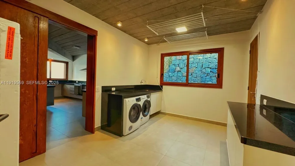 8557 Av. Eng. Martinho Storace 