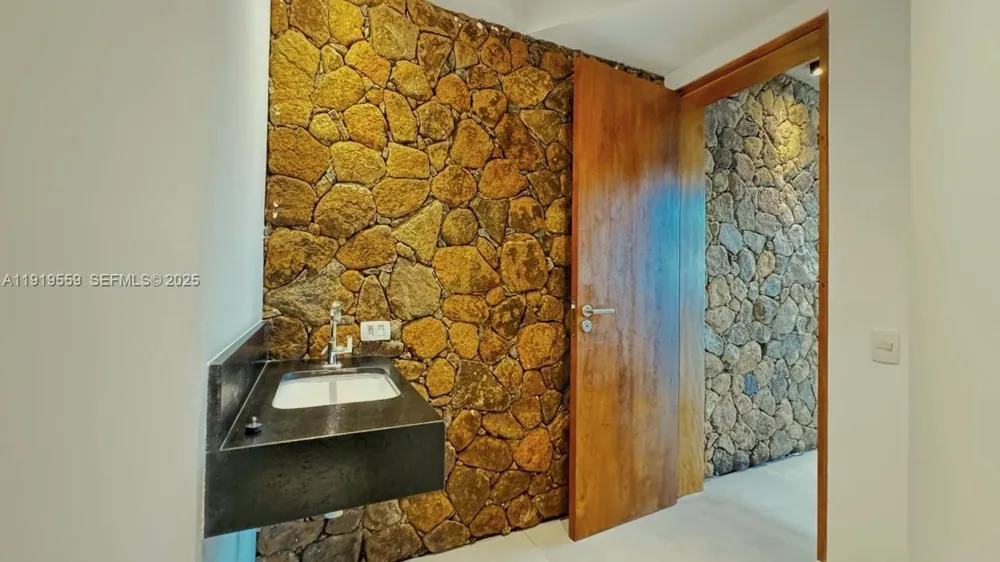 8557 Av. Eng. Martinho Storace 