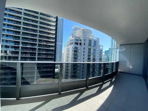 1000 Brickell Plz #3207