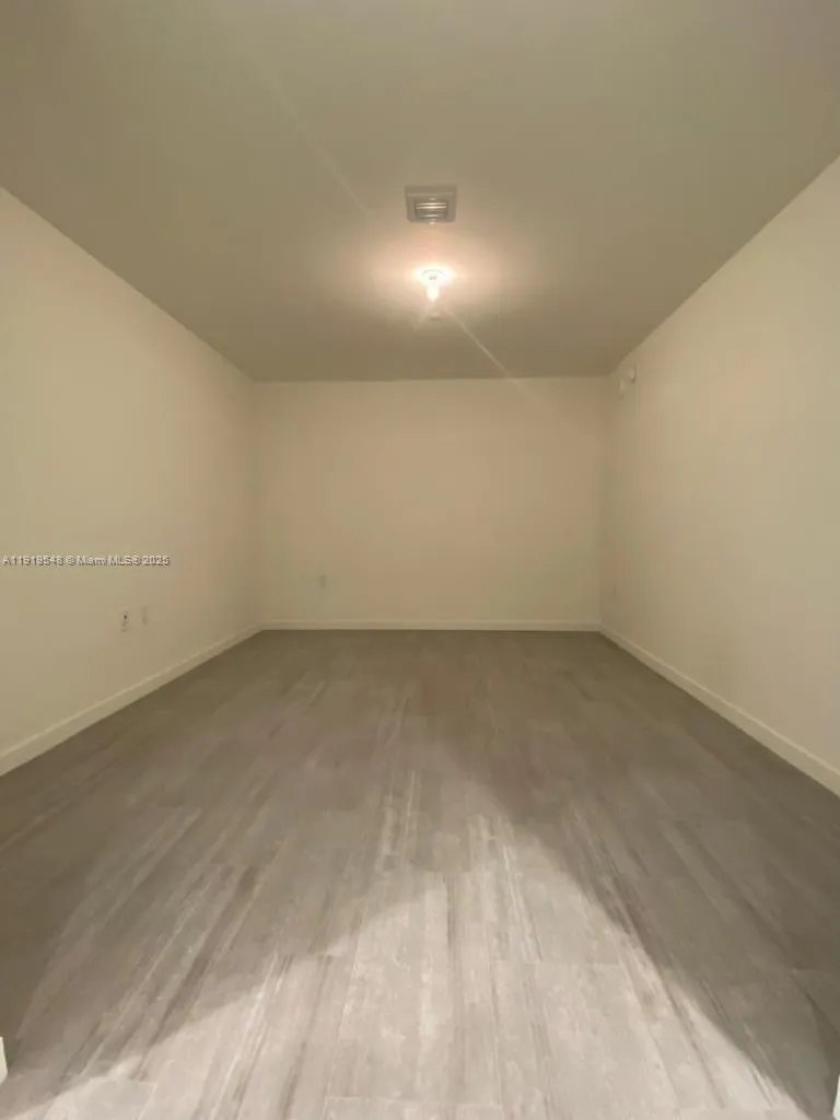 1000 Brickell Plz #3207 Miami, FL 33131