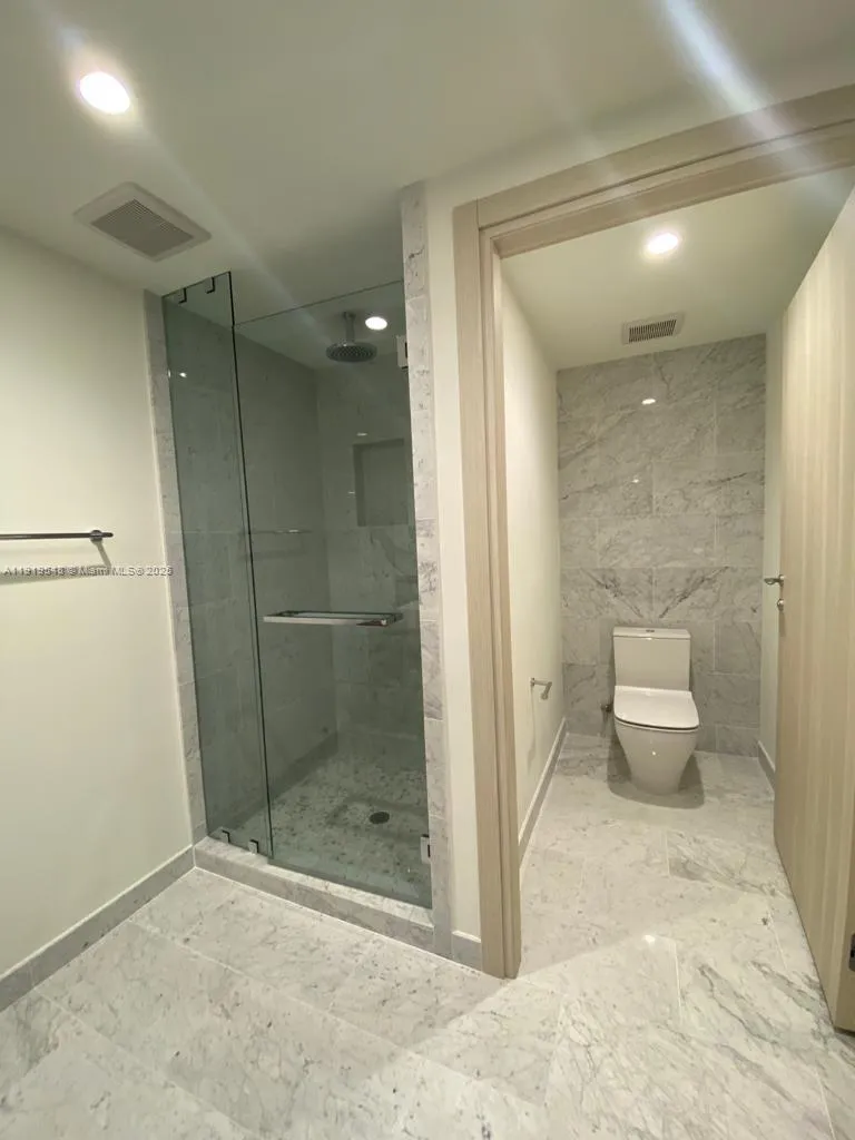 1000 Brickell Plz #3207 Miami, FL 33131
