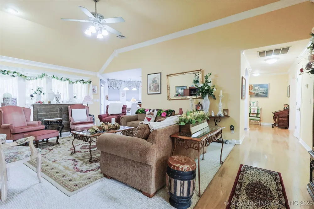 5117 Woodland Drive Skiatook, OK 74070