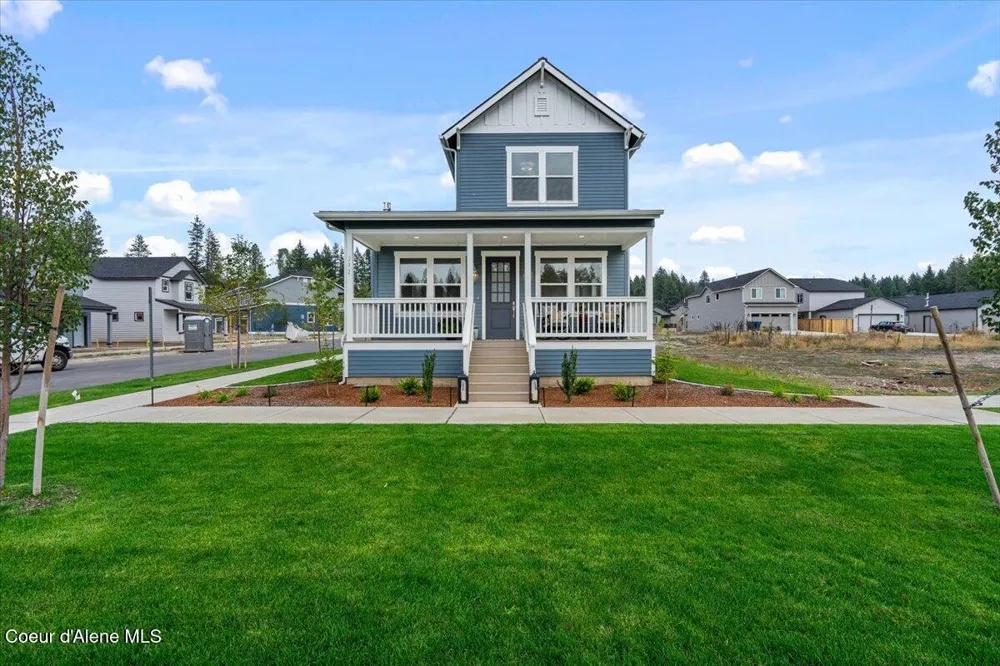 300 E Grosbeak Hayden, ID 83835