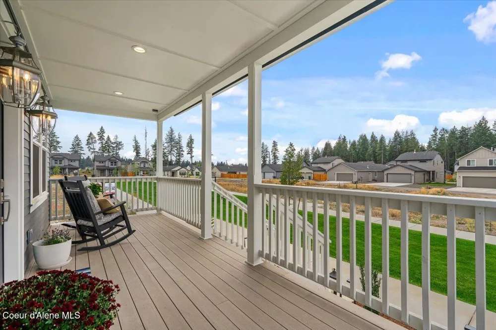 300 E Grosbeak Hayden, ID 83835