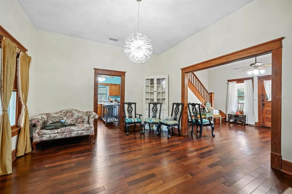 350 S 5TH STREET Orlando, FL 32833