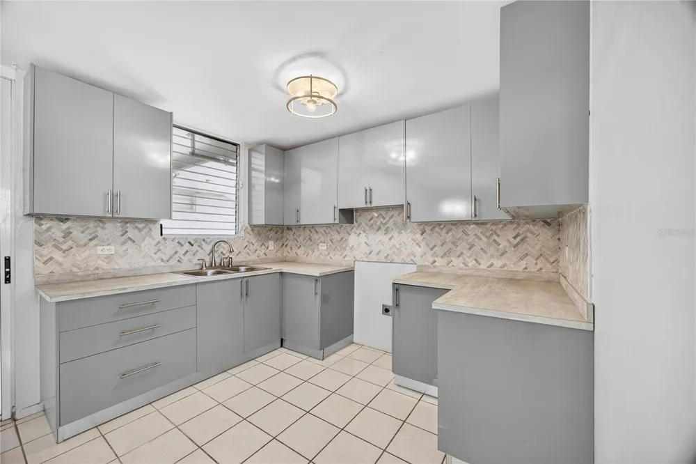 757 ENRIQUE LAGUERRE Ponce, PR 00715
