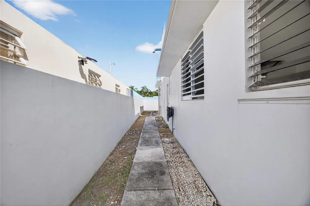 757 ENRIQUE LAGUERRE Ponce, PR 00715