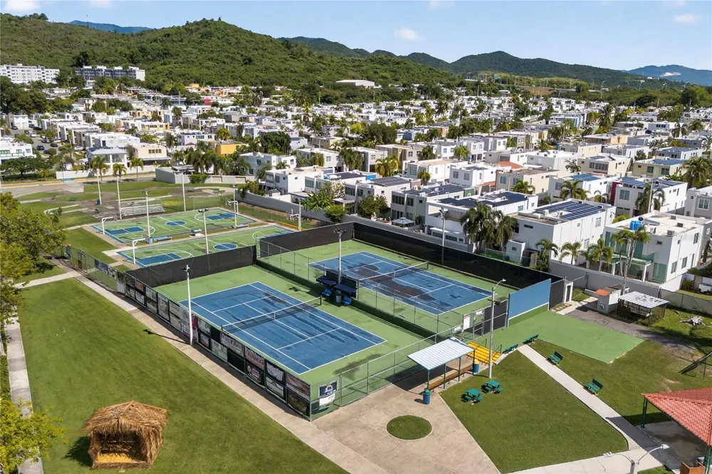757 ENRIQUE LAGUERRE Ponce, PR 00715