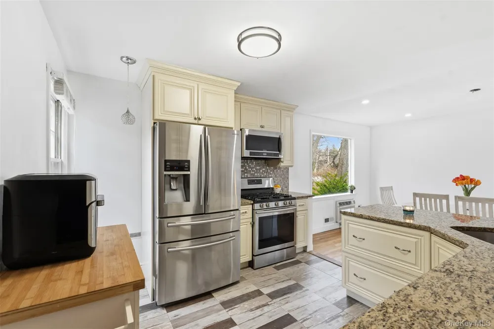 22 Hovenkamp Avenue Nanuet, NY 10954