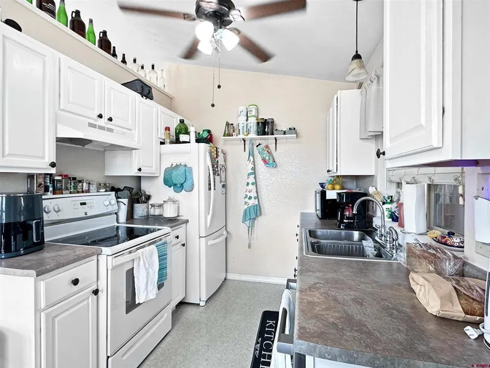23 Lakeside Dr Cortez, CO 81321