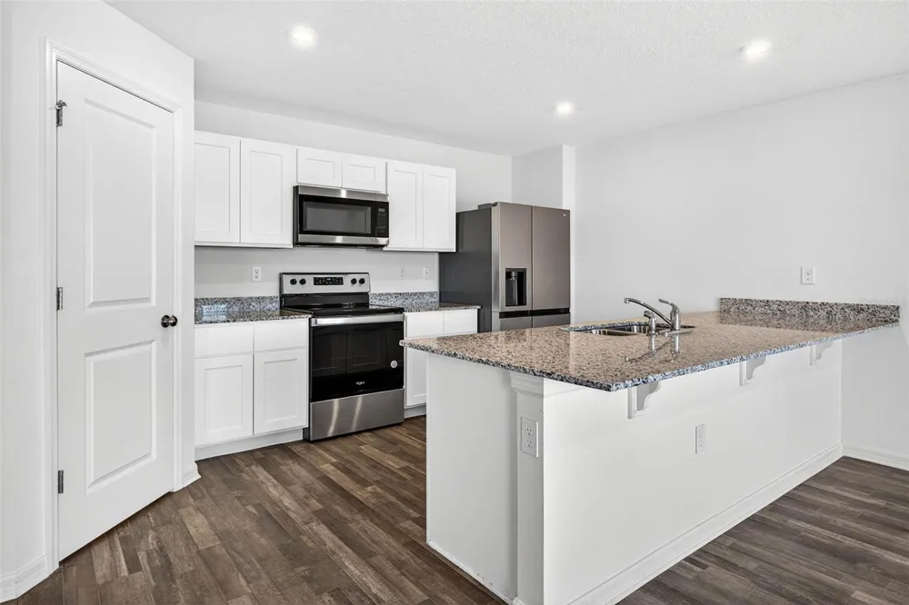 1753 EAGLE HAMMOCK BOULEVARD Eagle Lake, FL 33839