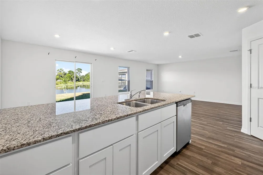 1753 EAGLE HAMMOCK BOULEVARD Eagle Lake, FL 33839