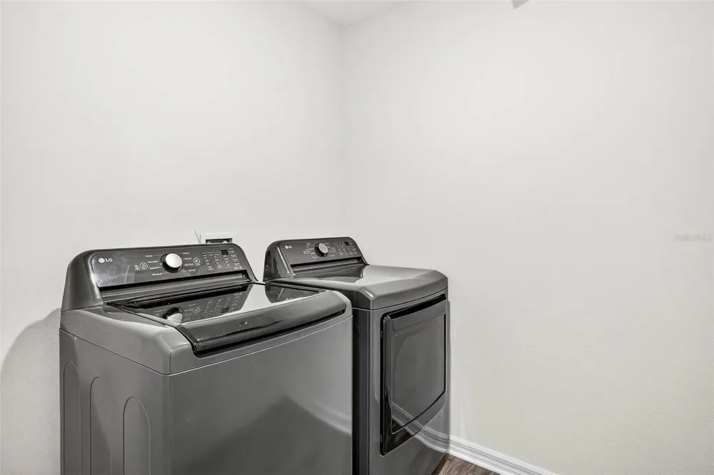 1753 EAGLE HAMMOCK BOULEVARD Eagle Lake, FL 33839