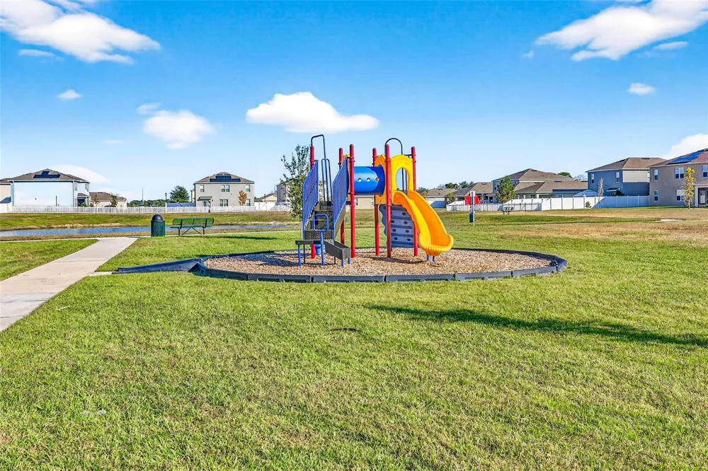 1753 EAGLE HAMMOCK BOULEVARD Eagle Lake, FL 33839