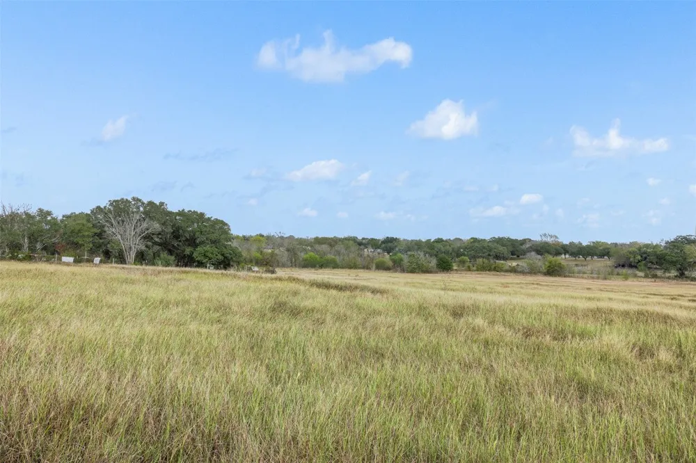 1 County Road 291 Moulton, TX 77984