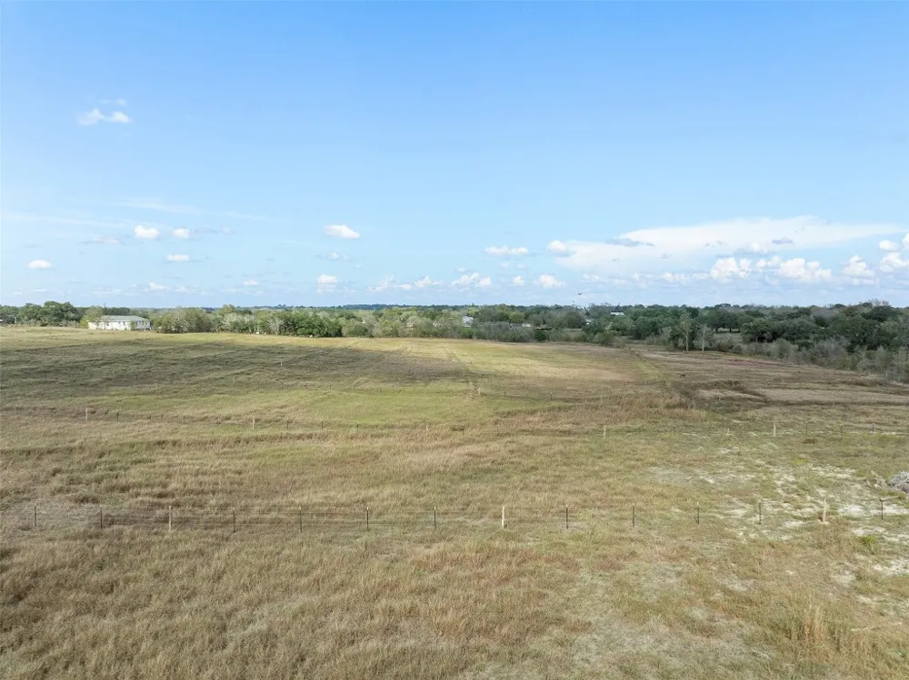 2 County Road 291 Moulton, TX 77984