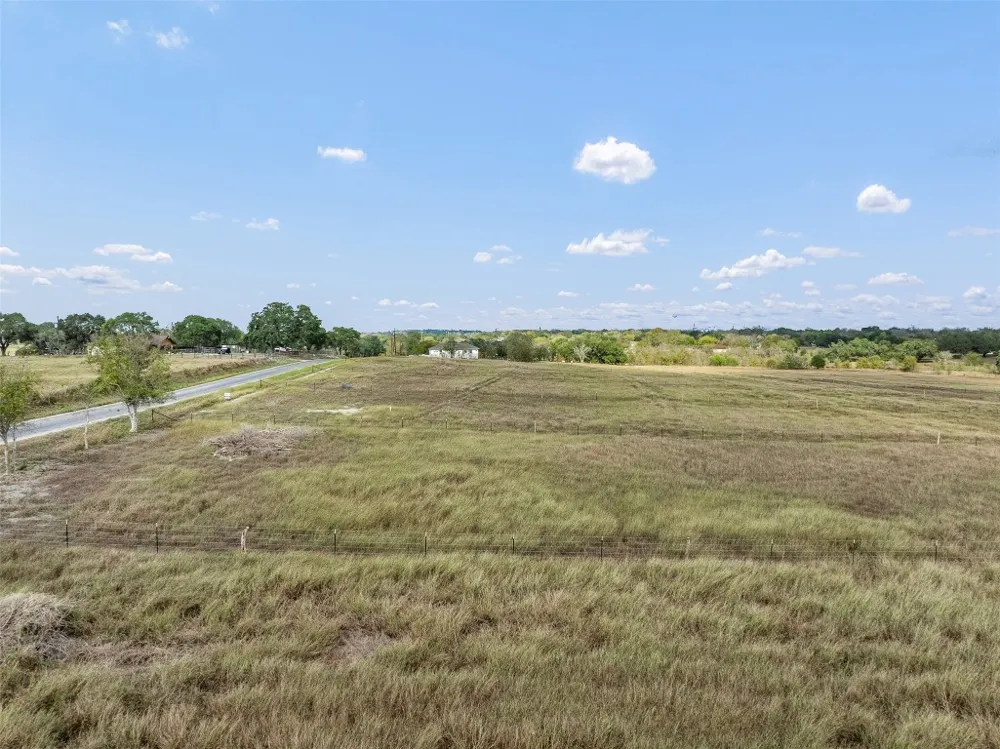 2 County Road 291 Moulton, TX 77984