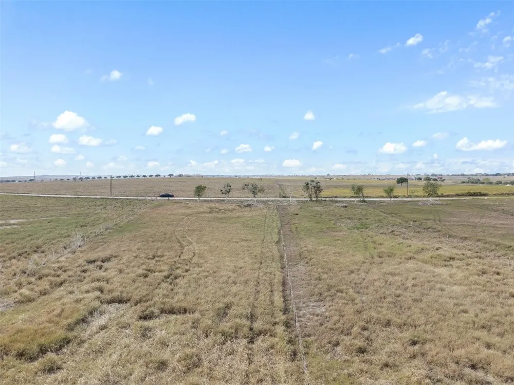 2 County Road 291 Moulton, TX 77984