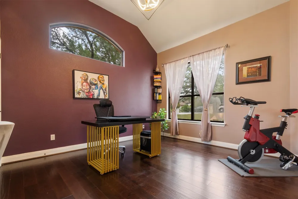 6 Monarch Oaks Lane The Hills, TX 78738