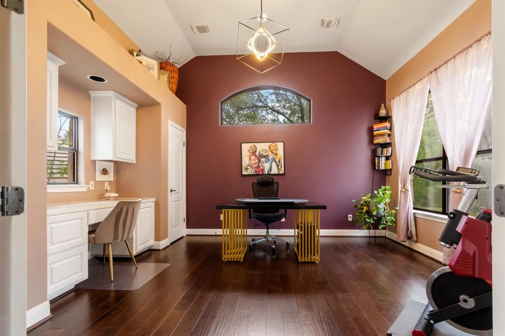 6 Monarch Oaks Lane The Hills, TX 78738