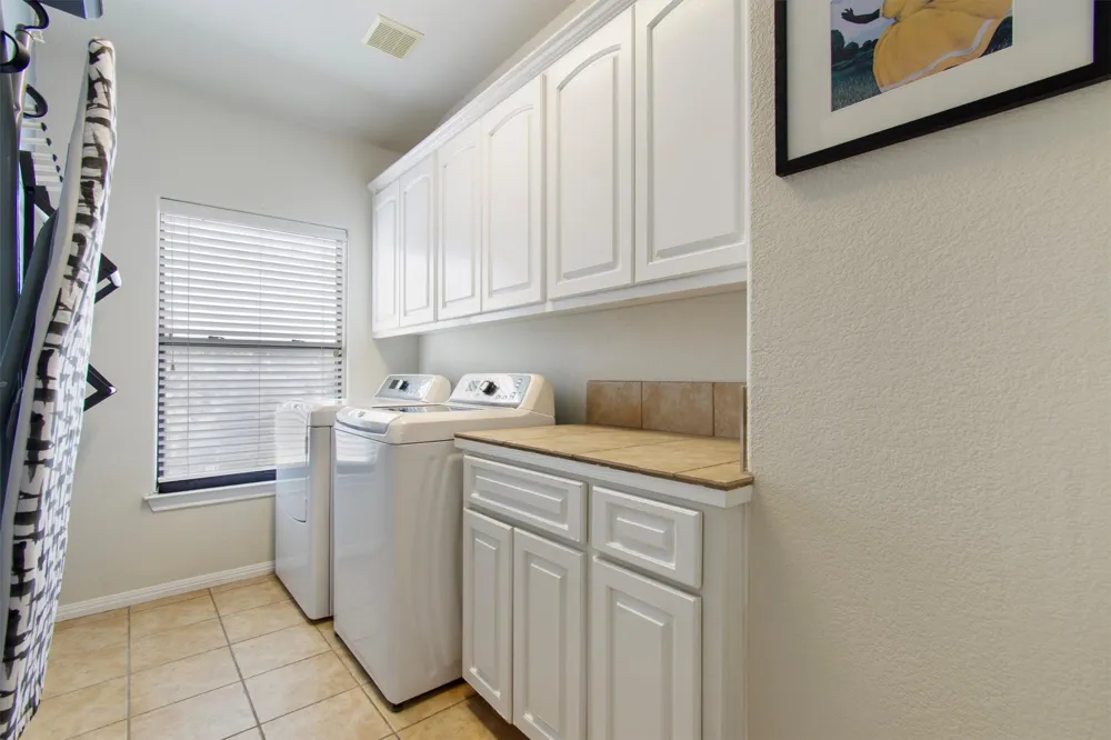6 Monarch Oaks Lane The Hills, TX 78738