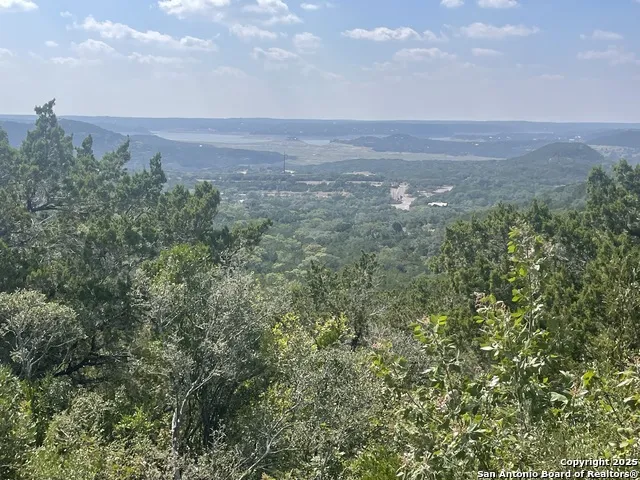 320 Private Road 1742 Mico, TX 78056