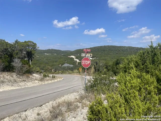 320 Private Road 1742 Mico, TX 78056