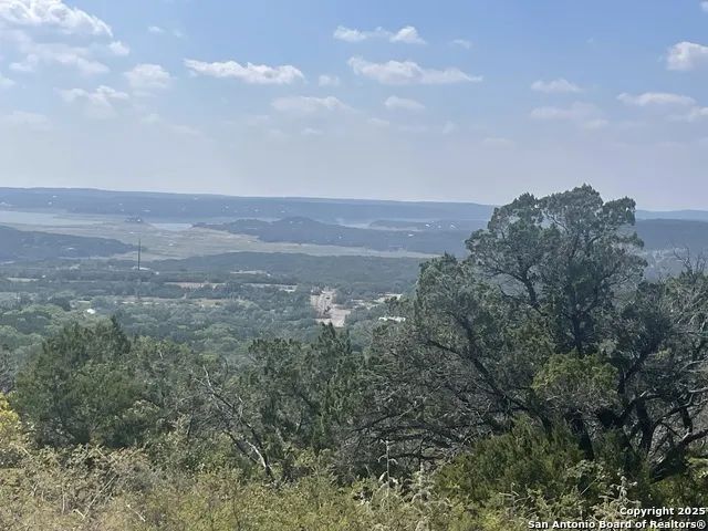 320 Private Road 1742 Mico, TX 78056