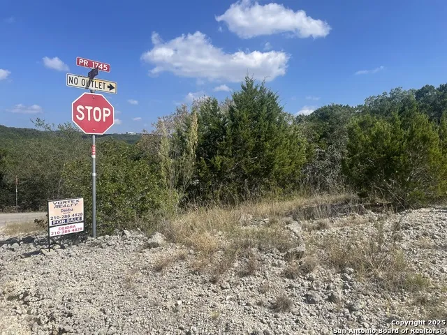 320 Private Road 1742 Mico, TX 78056