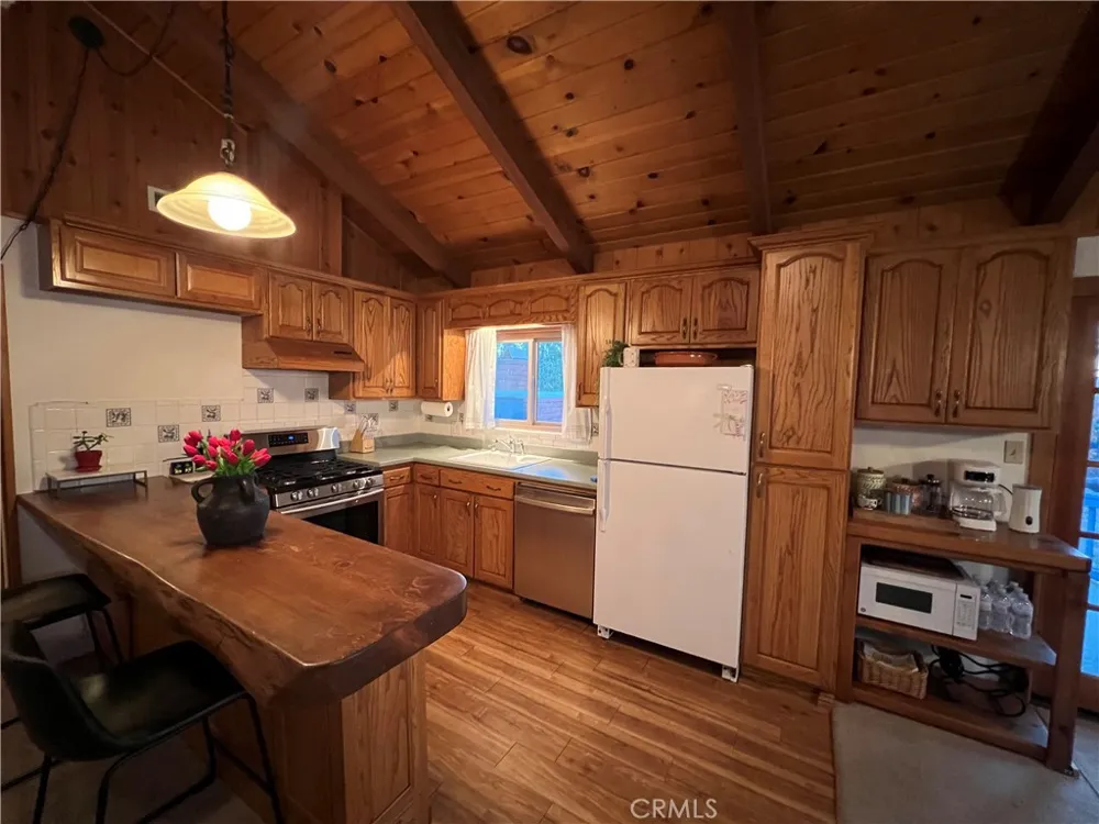 253 La Casita Twin Peaks, CA 92391