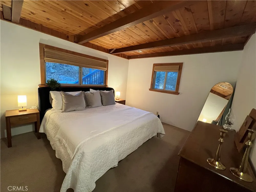 253 La Casita Twin Peaks, CA 92391