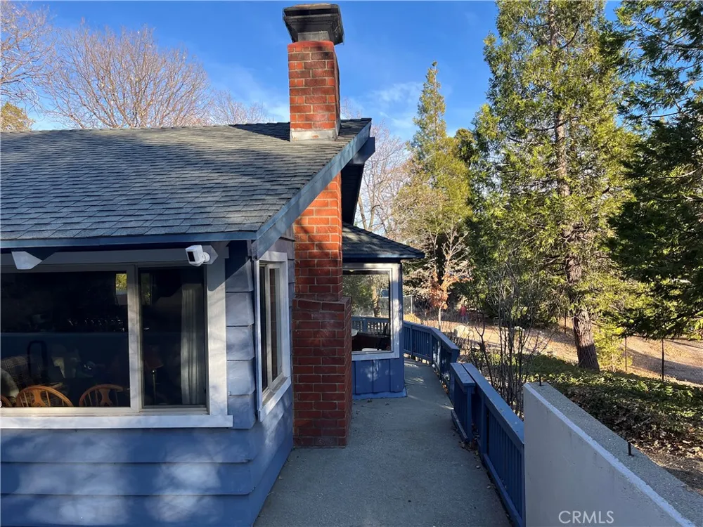 253 La Casita Twin Peaks, CA 92391