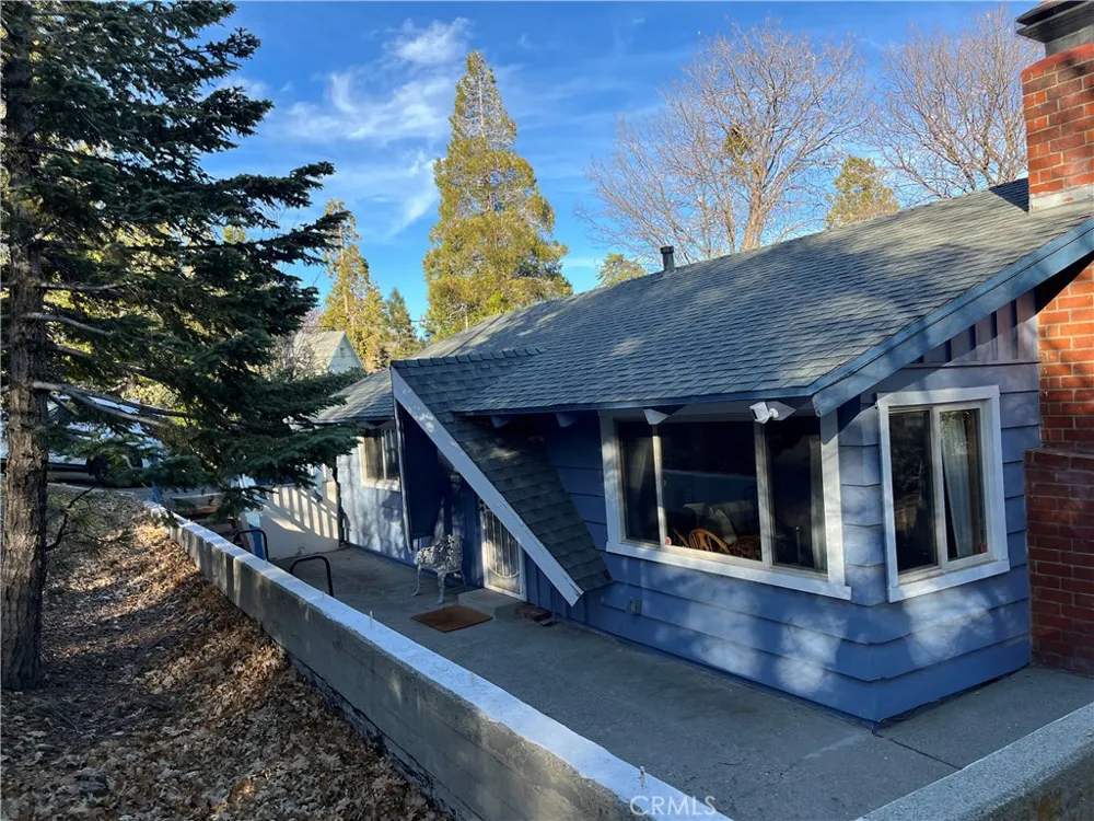 253 La Casita Twin Peaks, CA 92391