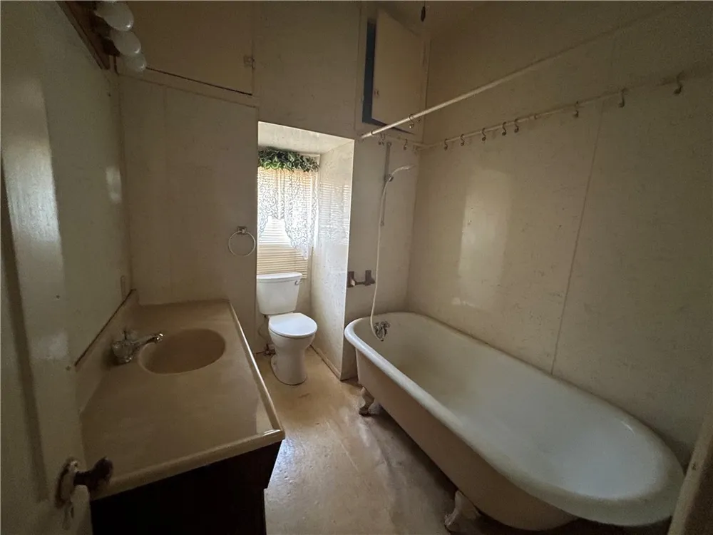 547 W Franklin Street Goliad, TX 77963