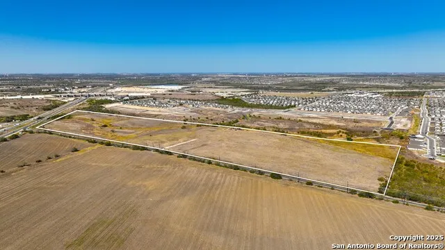 10225 Green Converse, TX 78109