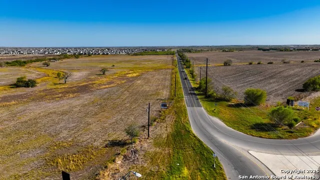 10225 Green Converse, TX 78109
