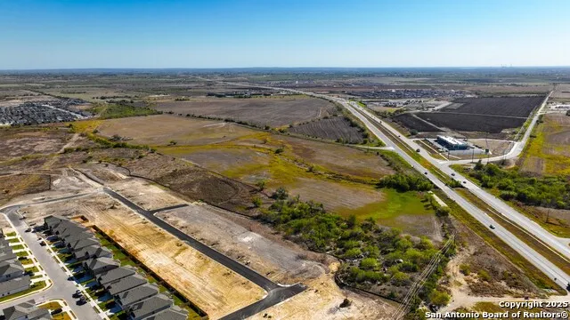 10225 Green Converse, TX 78109