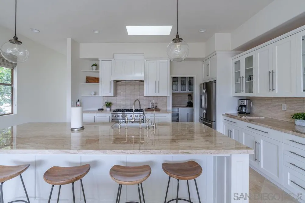 2508 Manchester Ave Cardiff by the Sea, CA 92007