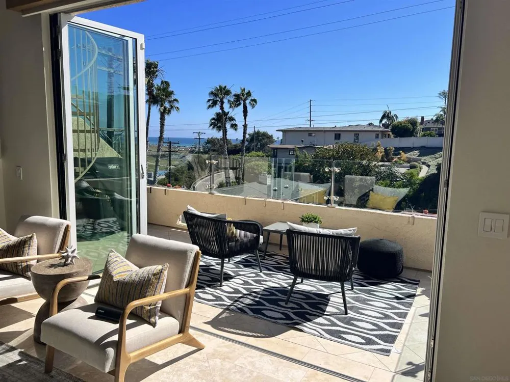 2508 Manchester Ave Cardiff by the Sea, CA 92007