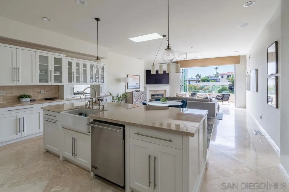 2508 Manchester Ave Cardiff by the Sea, CA 92007