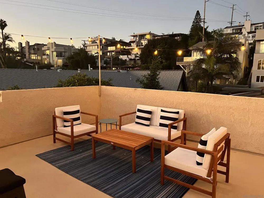 2508 Manchester Ave Cardiff by the Sea, CA 92007