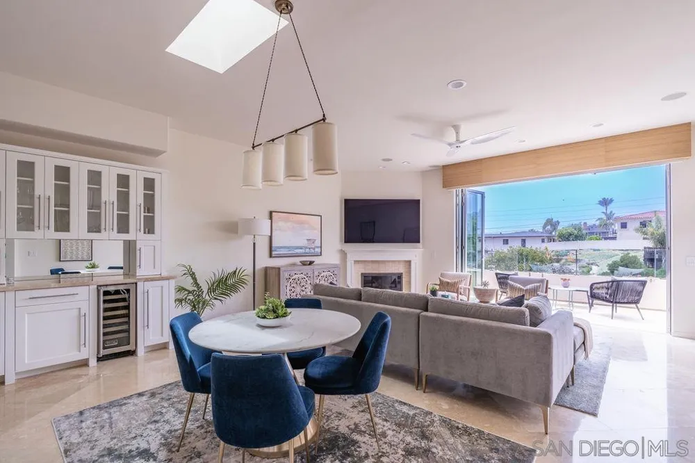 2508 Manchester Ave Cardiff by the Sea, CA 92007